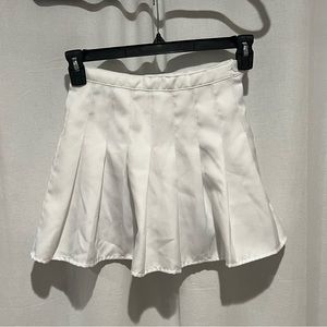 White pleated tennis skirt